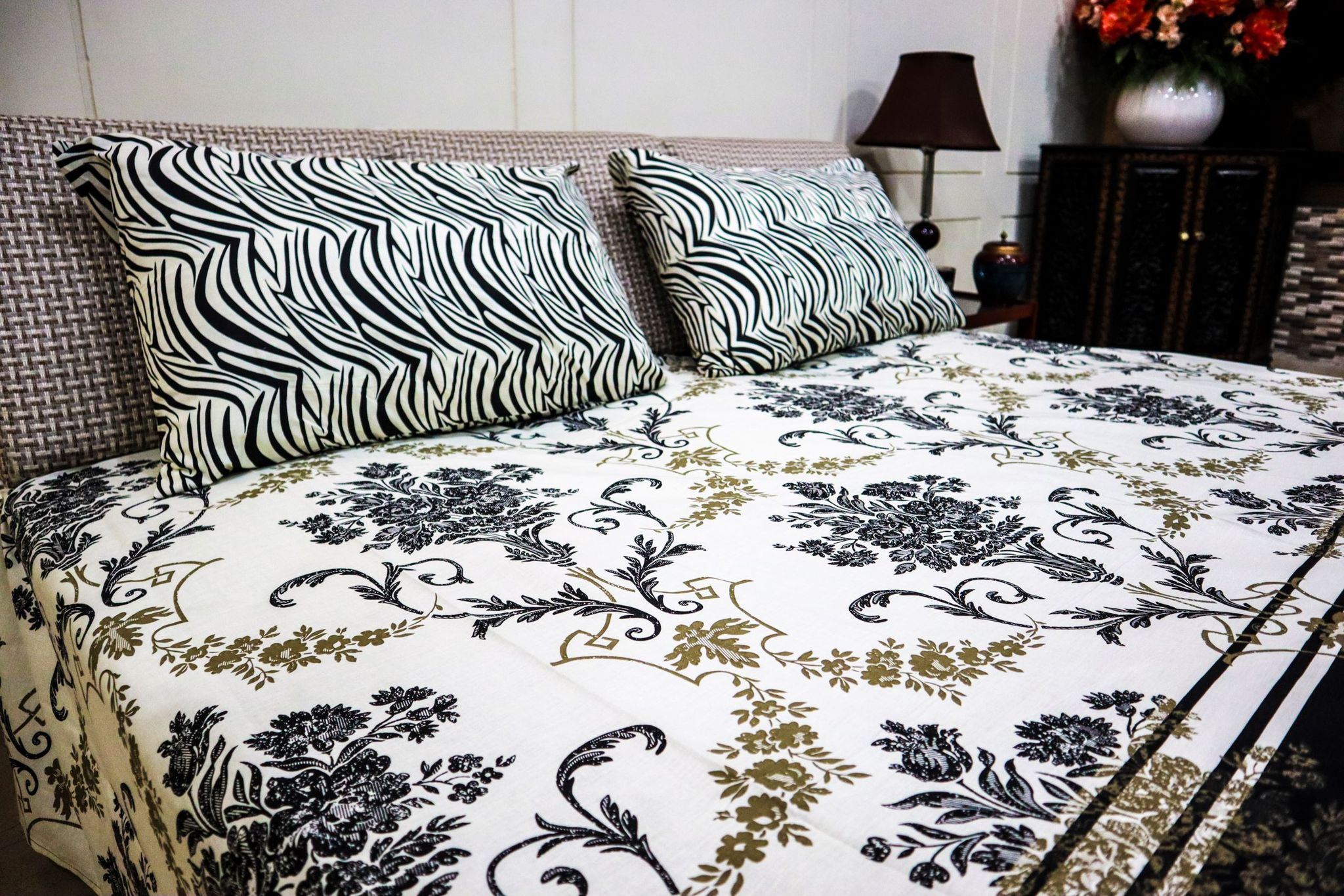 Floral Safari Bed Sheet Set - King Size 1